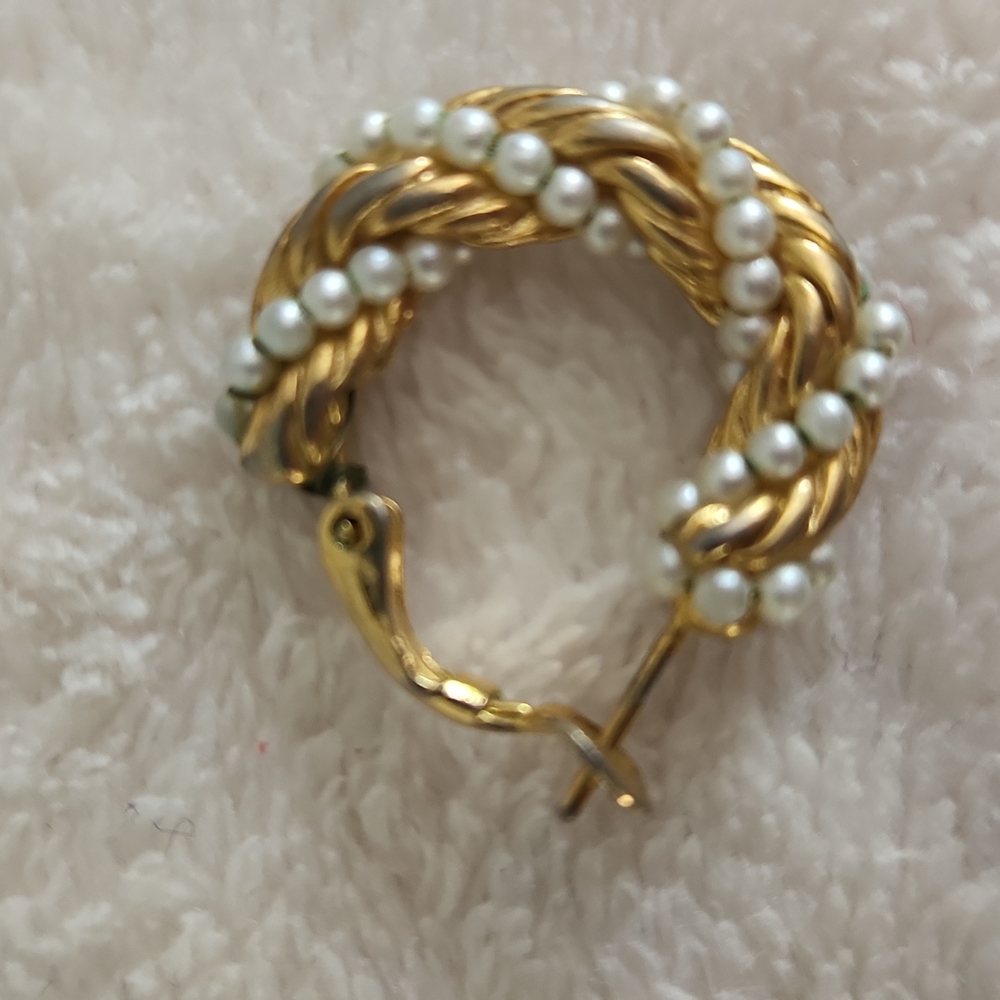 Liz Claiborne 10.75 in Necklace w 2.75 in Extension + Gold Twist+ Pearl Earrings - Picture 7 of 11